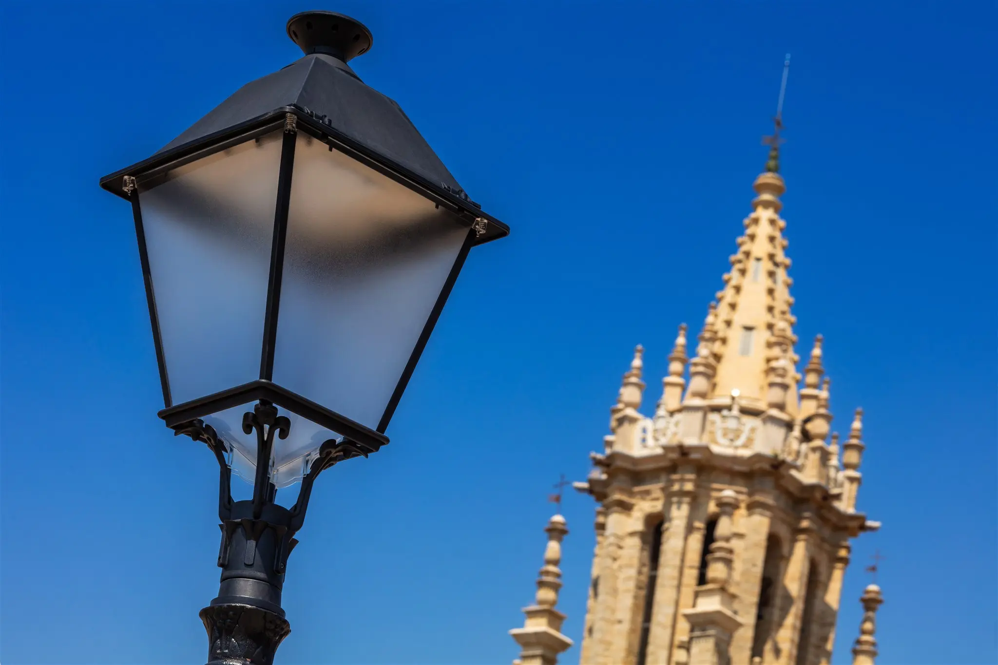 Alumbrado público - Andrés y Lajo (8/10)