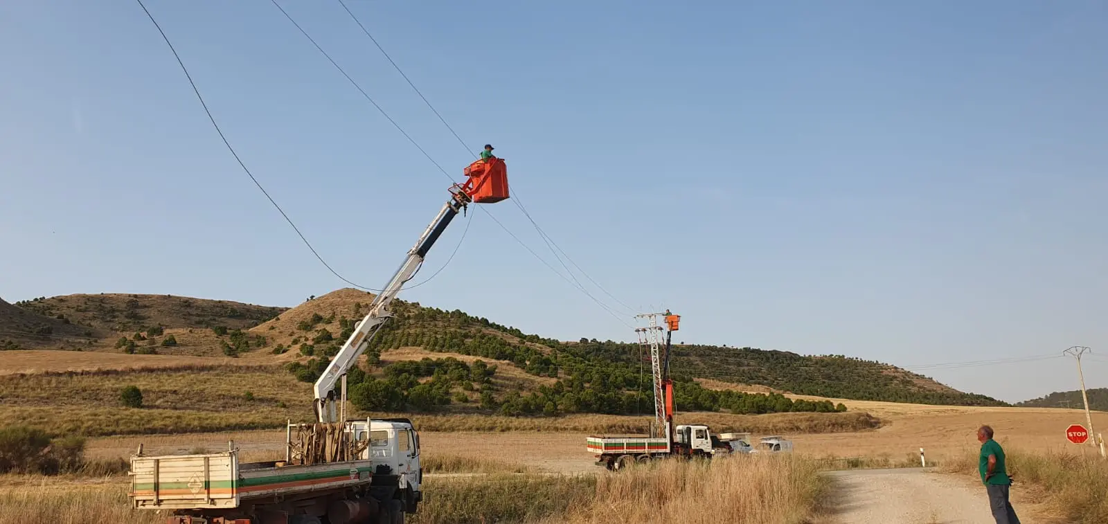 Montajes en alta y baja tensión - Andrés y Lajo (8/10)